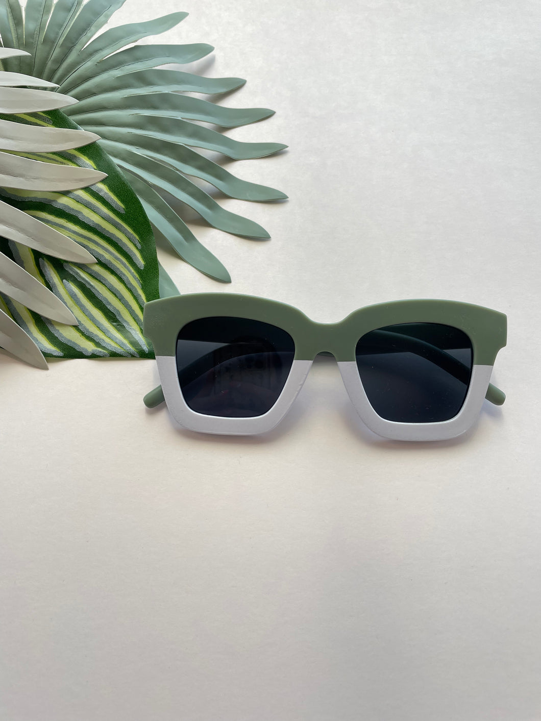 Cat Eye Rectangle Two Tone Sunglasses - Succulent Green Matte