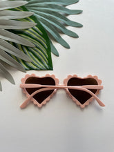 Load image into Gallery viewer, Heart Sunglasses - Light Pink
