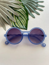 Load image into Gallery viewer, Round Vintage Sunglasses - Sea Blue
