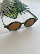 Load image into Gallery viewer, Round Two Tone Sunglasses - Succulent Green Cheetah
