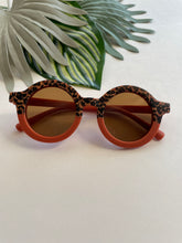 Load image into Gallery viewer, Round Two Tone Sunglasses - Rust Cheetah Matte
