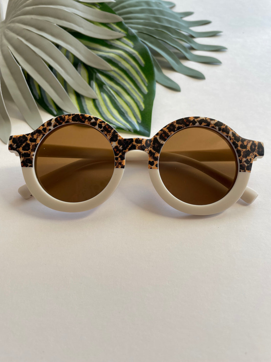 Round Two Tone Sunglasses - Sand Dollar Cheetah