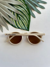 Load image into Gallery viewer, Classic Round Sunglasses - Sand

