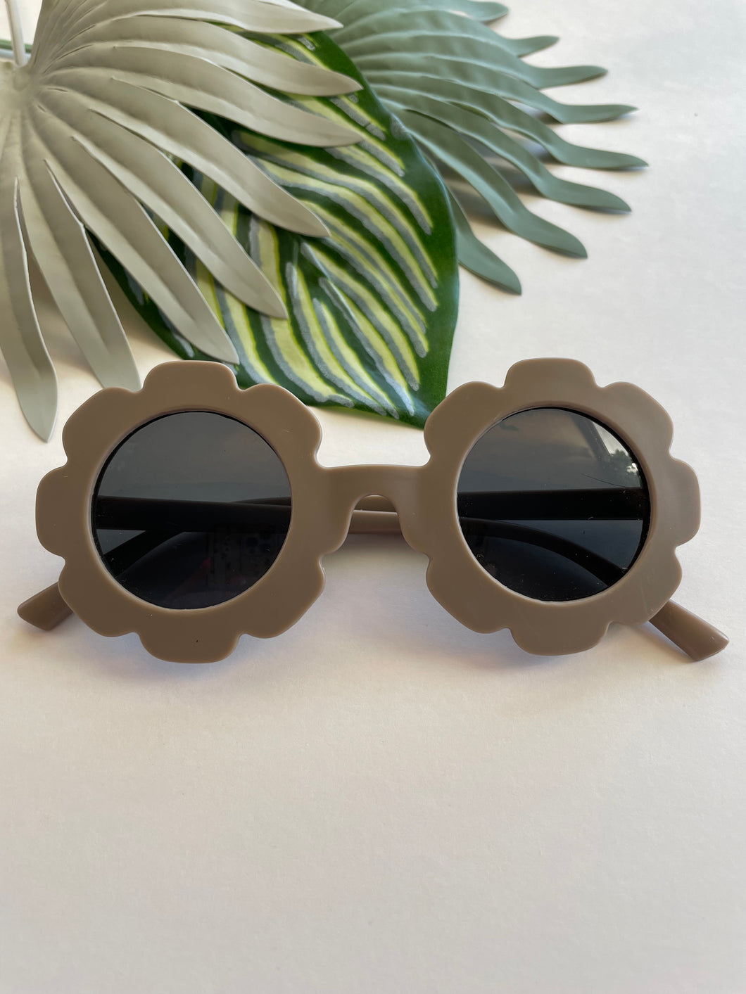 Round Flower Sunglasses - Coffee
