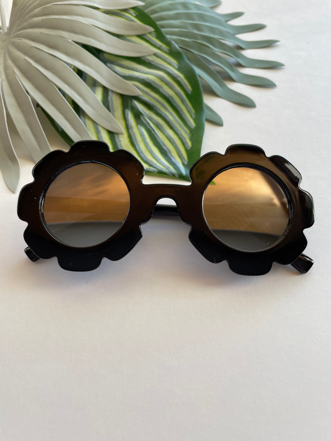 Round Flower Sunglasses - Black Mirrored