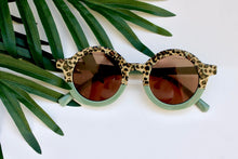 Load image into Gallery viewer, Round Two Tone Sunglasses - Succulent Green Cheetah
