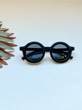 Load image into Gallery viewer, Round Retro Sunglasses - Matte Black
