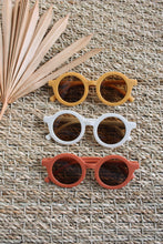 Load image into Gallery viewer, Round Retro Sunglasses - Rust Matte

