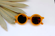 Load image into Gallery viewer, Round Retro Sunglasses - Clementine Matte
